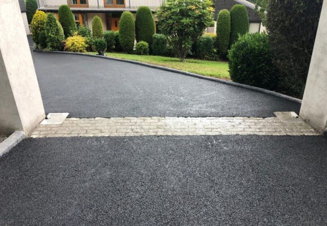 tarmac-driveway-2 tar and chippings services